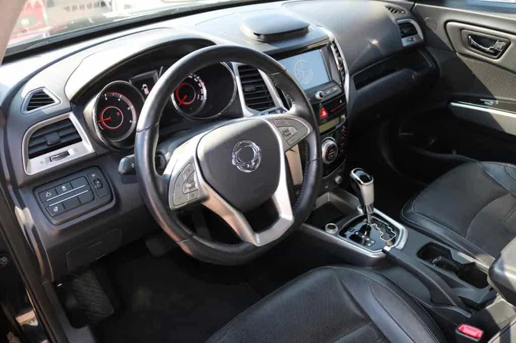 Ssangyong Tivoli 1.6 e-XDi 160 /KAMERA/LEDER/LED 12/2015-photo-7