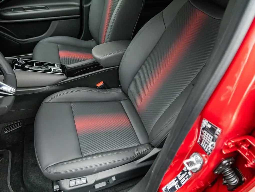 Alfa Romeo Junior Ibrida Speciale 02/2026-photo-10