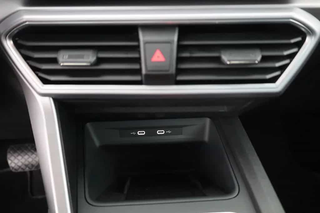Seat Leon ST 1.5 eTSI DSG FR LED Navi Kamera ACC DAB 04/2022-photo-11