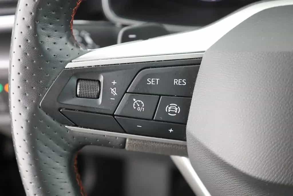 Seat Leon ST 1.5 eTSI DSG FR LED Navi Kamera ACC DAB 04/2022-photo-14