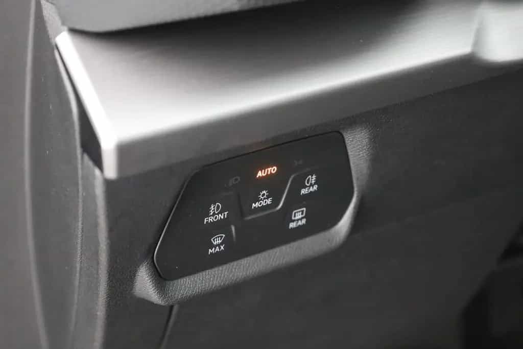 Seat Leon ST 1.5 eTSI DSG FR LED Navi Kamera ACC DAB 04/2022-photo-19