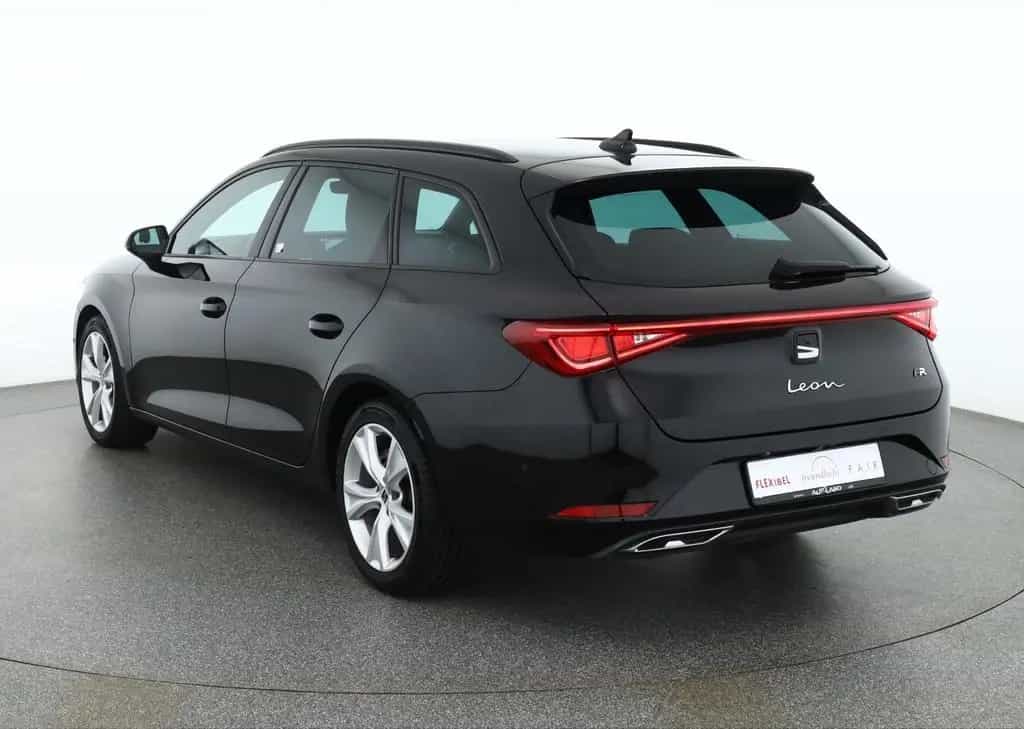 Seat Leon ST 1.5 eTSI DSG FR LED Navi Kamera ACC DAB 04/2022-photo-2