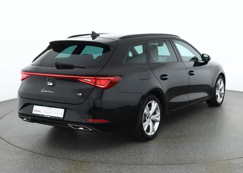 Seat Leon ST 1.5 eTSI DSG FR LED Navi Kamera ACC DAB 04/2022-photo-4