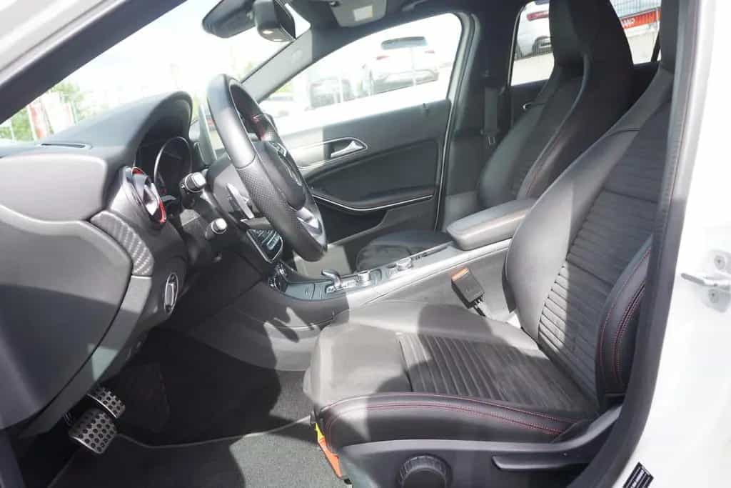 Mercedes-Benz A 45 AMG A45 AMG 4Matic LED HarmanKardon Panorama Navi 04/2017-photo-10