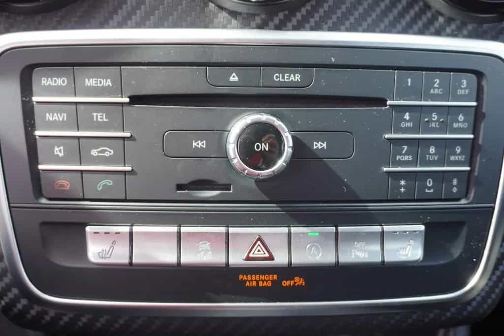 Mercedes-Benz A 45 AMG A45 AMG 4Matic LED HarmanKardon Panorama Navi 04/2017-photo-27
