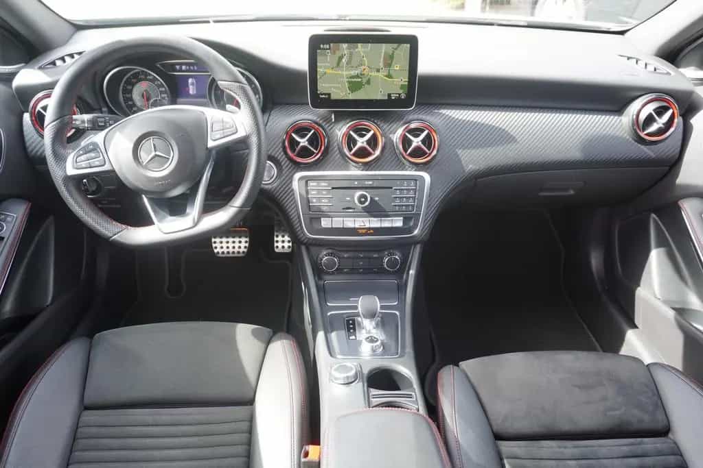 Mercedes-Benz A 45 AMG A45 AMG 4Matic LED HarmanKardon Panorama Navi 04/2017-photo-8