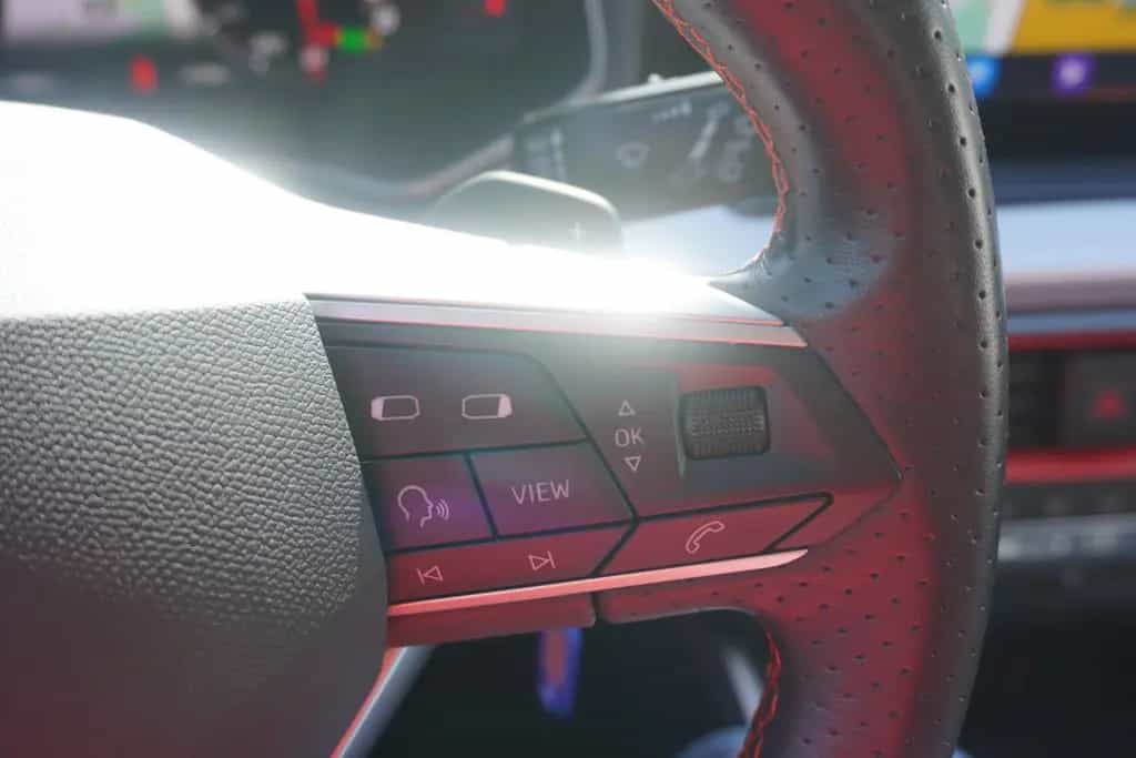 Seat Arona 1.5 TSI FR DSG LED Navi Sitzheizung ACC 03/2023-photo-27