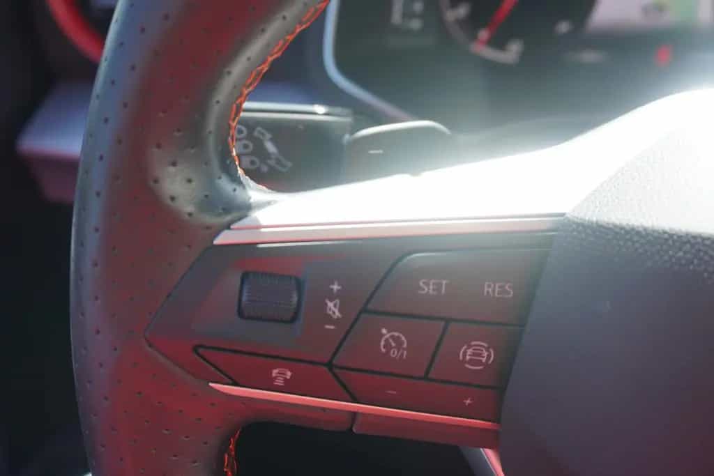 Seat Arona 1.5 TSI FR DSG LED Navi Sitzheizung ACC 03/2023-photo-28