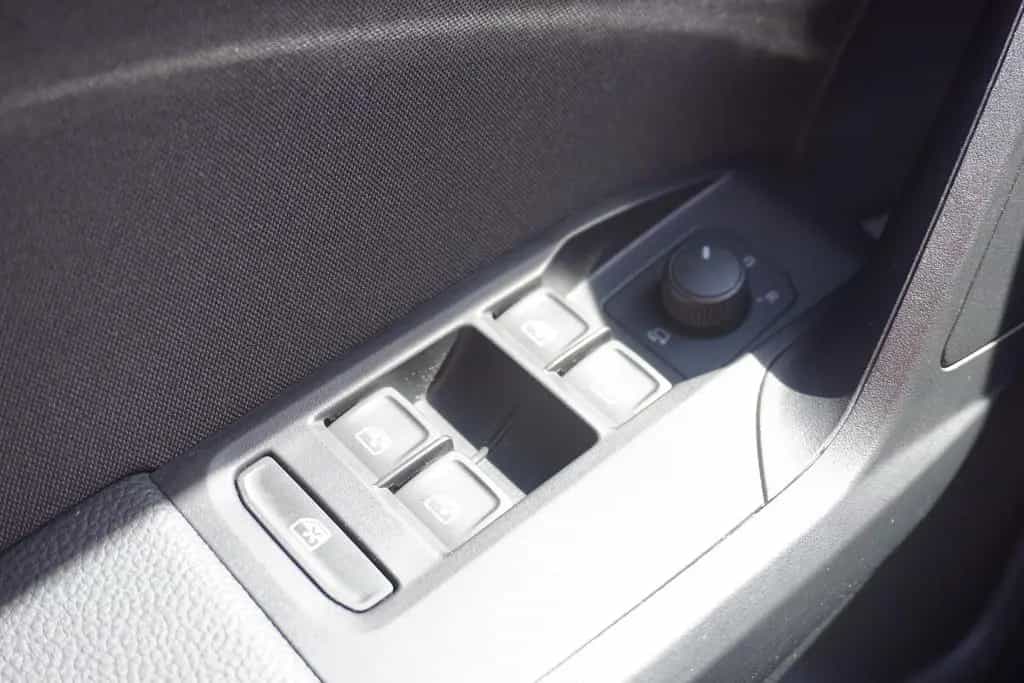 Seat Arona 1.5 TSI FR DSG LED Navi Sitzheizung ACC 03/2023-photo-32