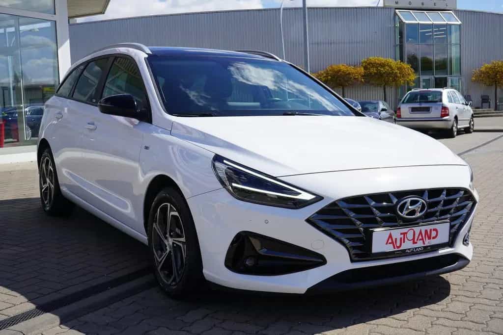 Hyundai i30 Kombi 1.5  Mild-Hybrid Navi LED Kamera DAB 12/2020-photo-10