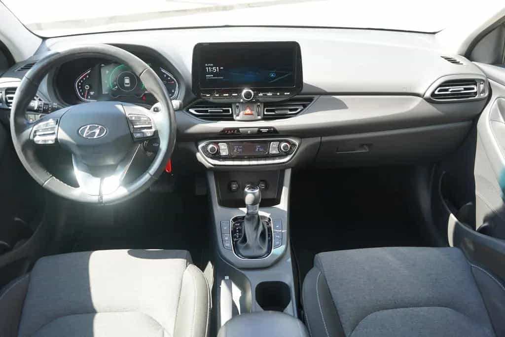 Hyundai i30 Kombi 1.5  Mild-Hybrid Navi LED Kamera DAB 12/2020-photo-11