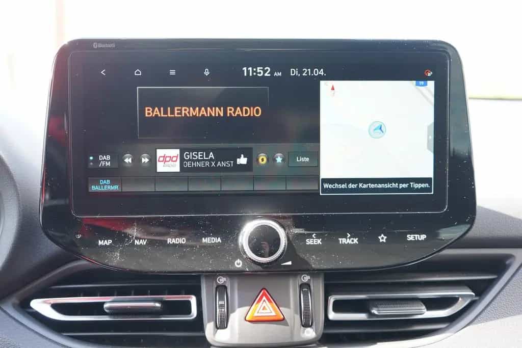 Hyundai i30 Kombi 1.5  Mild-Hybrid Navi LED Kamera DAB 12/2020-photo-16