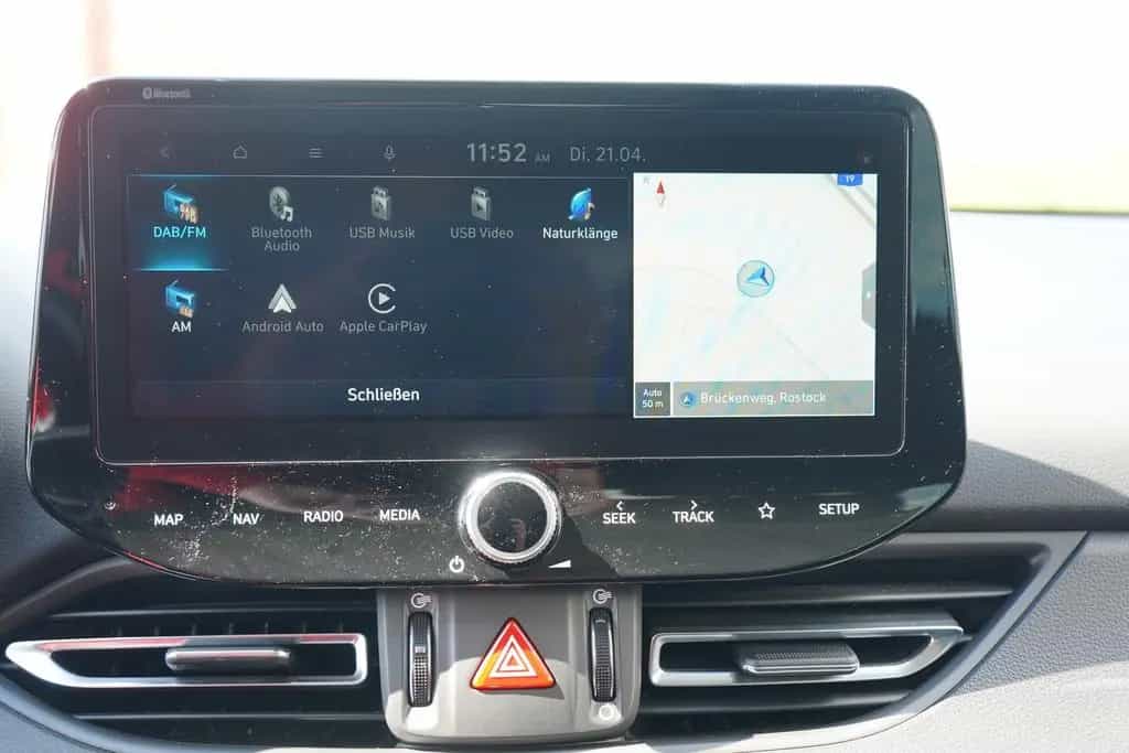 Hyundai i30 Kombi 1.5  Mild-Hybrid Navi LED Kamera DAB 12/2020-photo-17