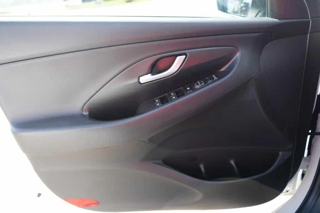 Hyundai i30 Kombi 1.5  Mild-Hybrid Navi LED Kamera DAB 12/2020-photo-30