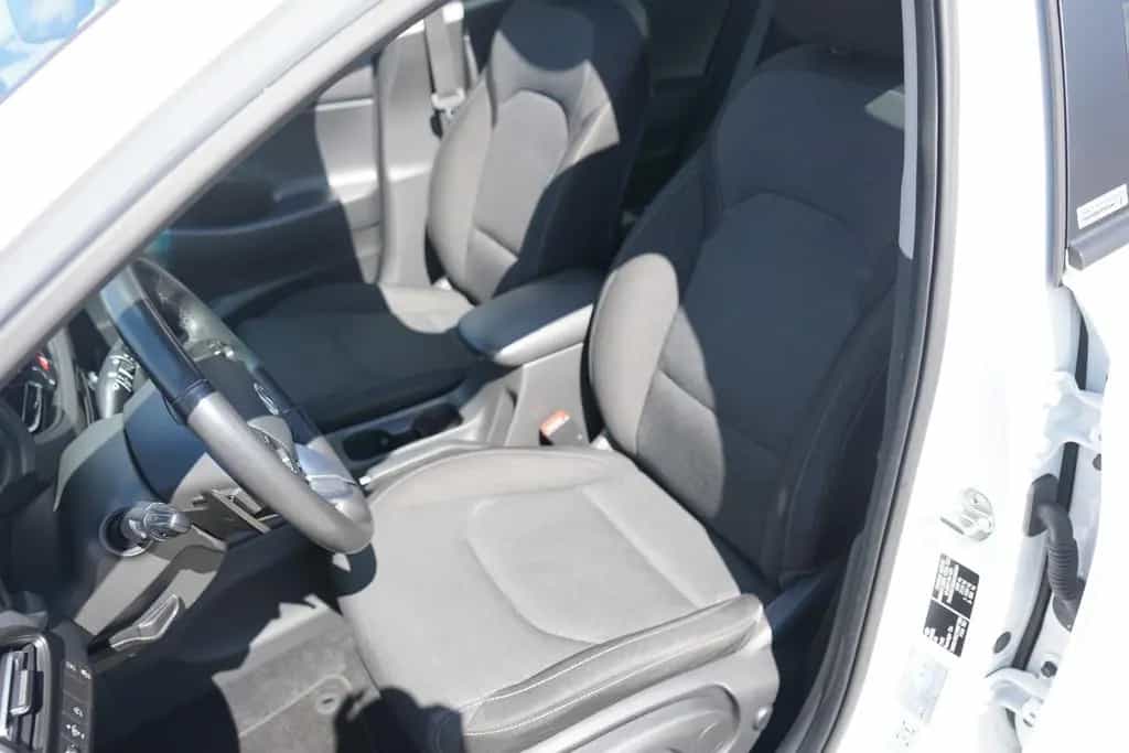 Hyundai i30 Kombi 1.5  Mild-Hybrid Navi LED Kamera DAB 12/2020-photo-32