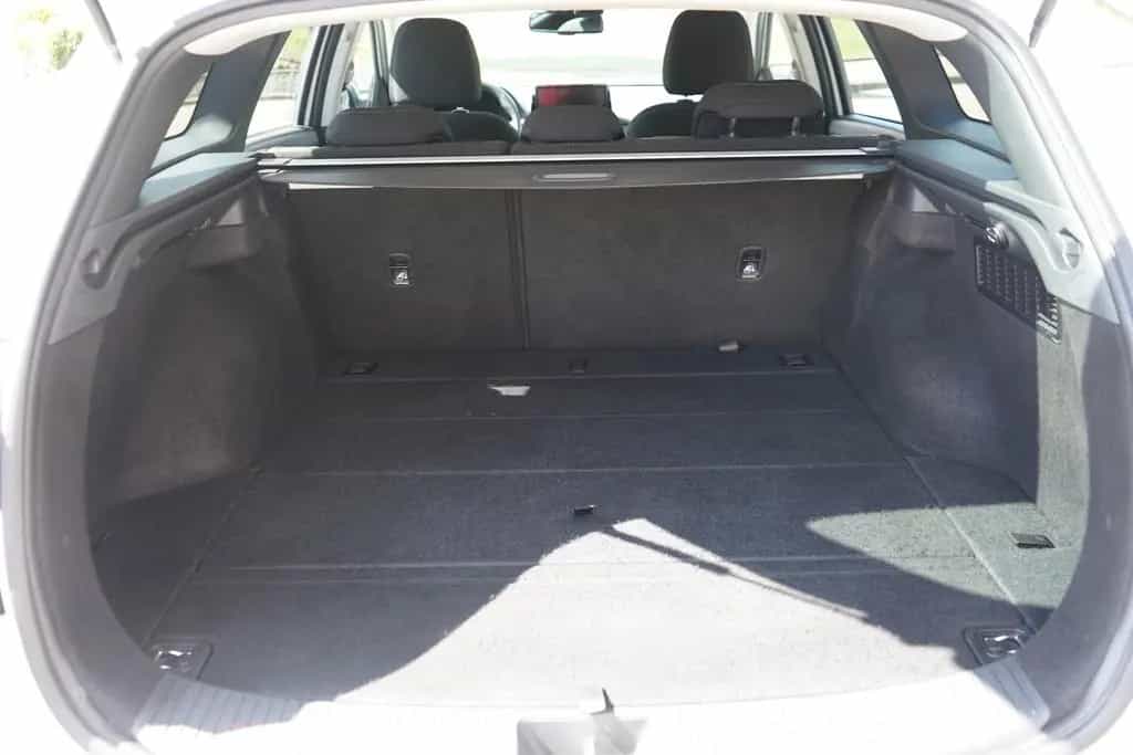 Hyundai i30 Kombi 1.5  Mild-Hybrid Navi LED Kamera DAB 12/2020-photo-36
