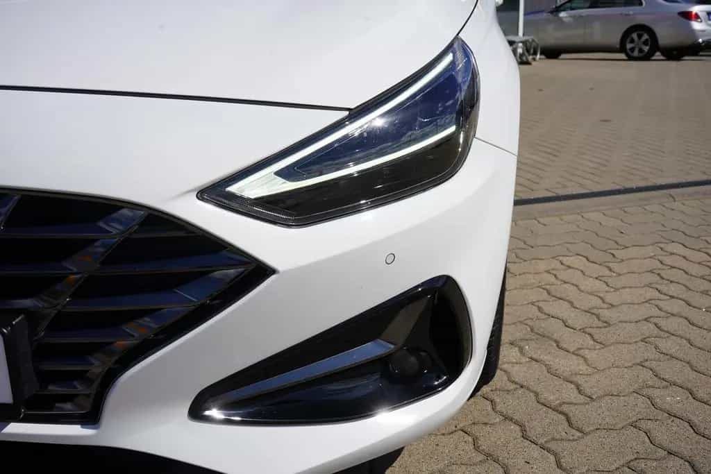 Hyundai i30 Kombi 1.5  Mild-Hybrid Navi LED Kamera DAB 12/2020-photo-38