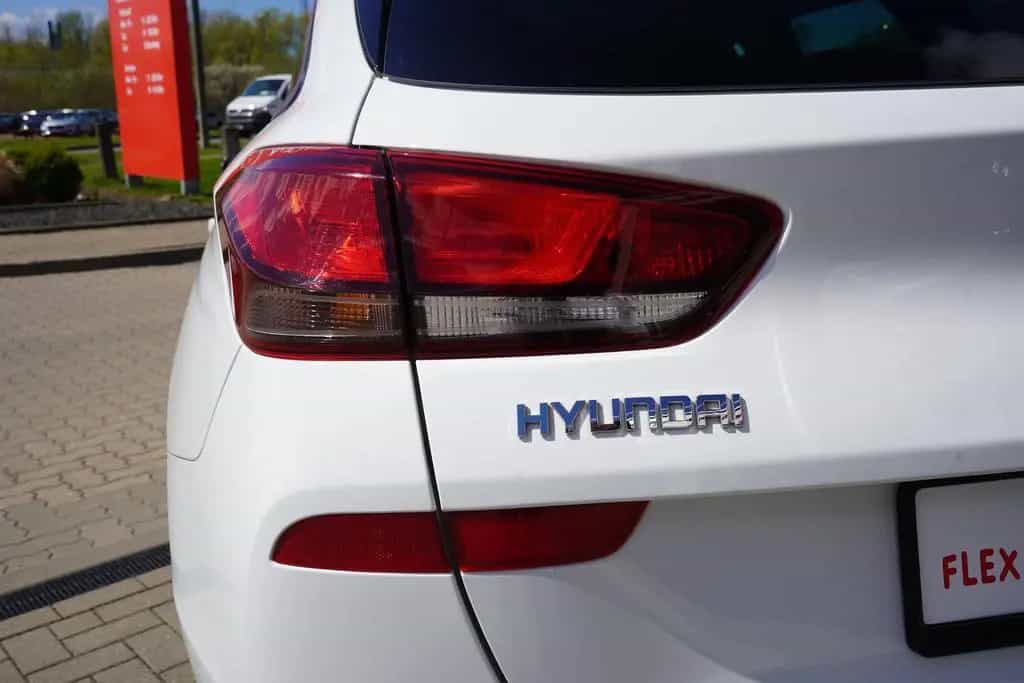 Hyundai i30 Kombi 1.5  Mild-Hybrid Navi LED Kamera DAB 12/2020-photo-39
