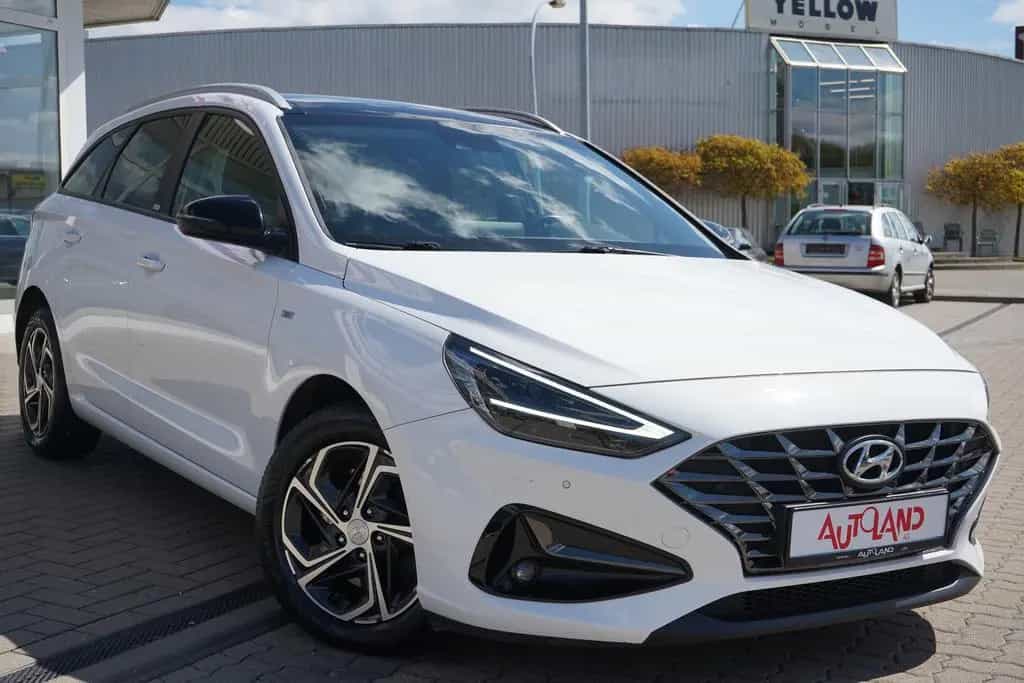 Hyundai i30 Kombi 1.5  Mild-Hybrid Navi LED Kamera DAB 12/2020-photo-7