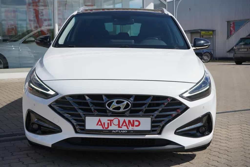 Hyundai i30 Kombi 1.5  Mild-Hybrid Navi LED Kamera DAB 12/2020-photo-8
