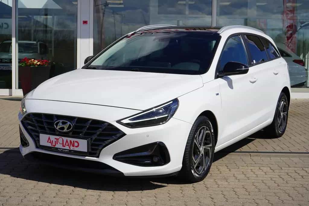 Hyundai i30 Kombi 1.5  Mild-Hybrid Navi LED Kamera DAB 12/2020-photo-9