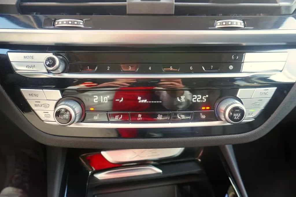 BMW X3 xDrive 20 i Luxury Line LED Navi AHK Kamera 07/2021-photo-26