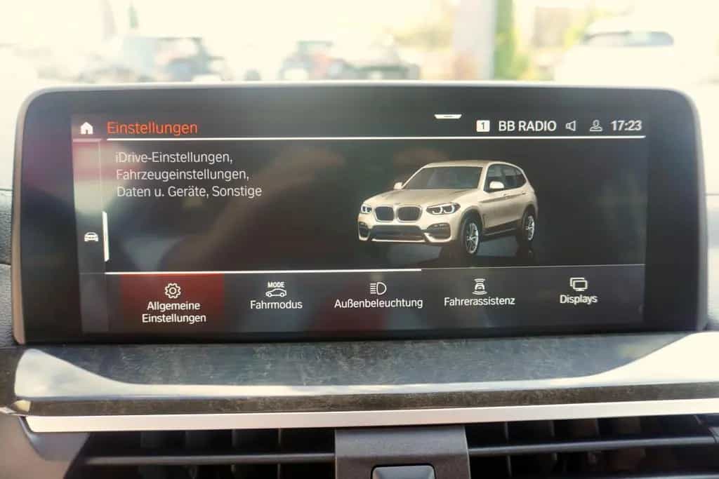 BMW X3 xDrive 20 i Luxury Line LED Navi AHK Kamera 07/2021-photo-33