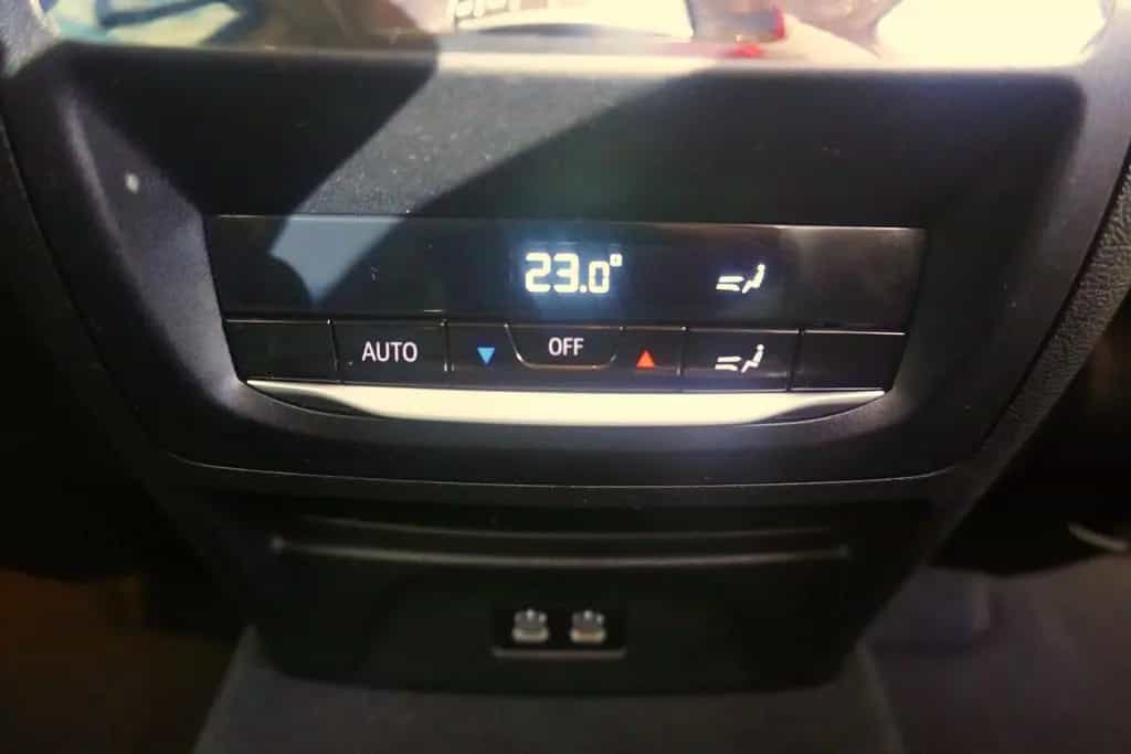 BMW X3 xDrive 20 i Luxury Line LED Navi AHK Kamera 07/2021-photo-36