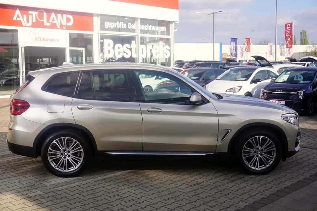 BMW X3 xDrive 20 i Luxury Line LED Navi AHK Kamera 07/2021-photo-4