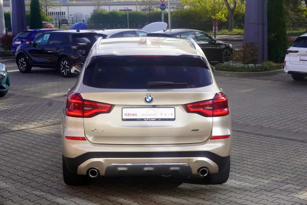 BMW X3 xDrive 20 i Luxury Line LED Navi AHK Kamera 07/2021-photo-6