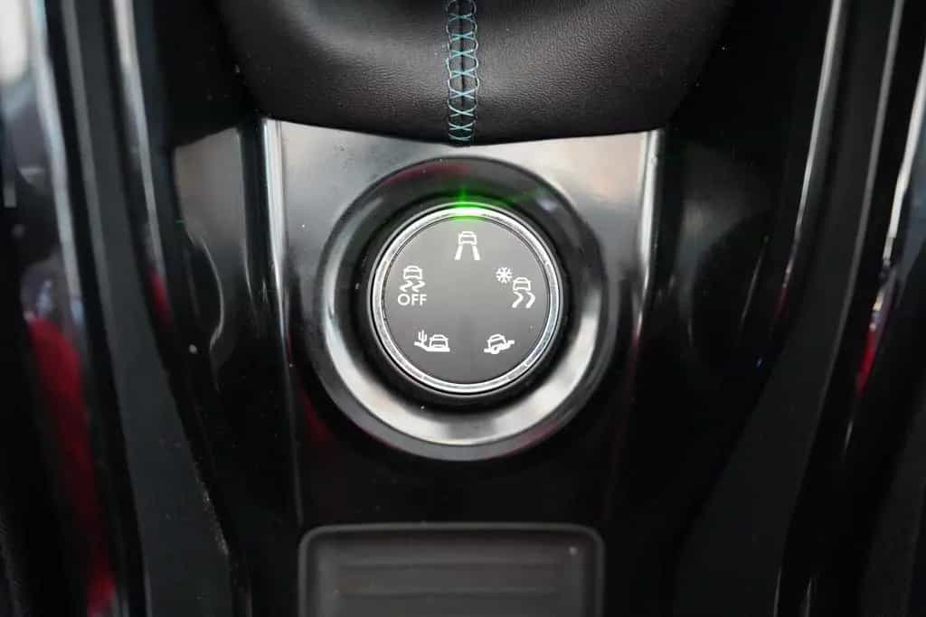 Peugeot 2008 1.2 PureTech Allure Navi Panorama Alcantara 02/2019-photo-21