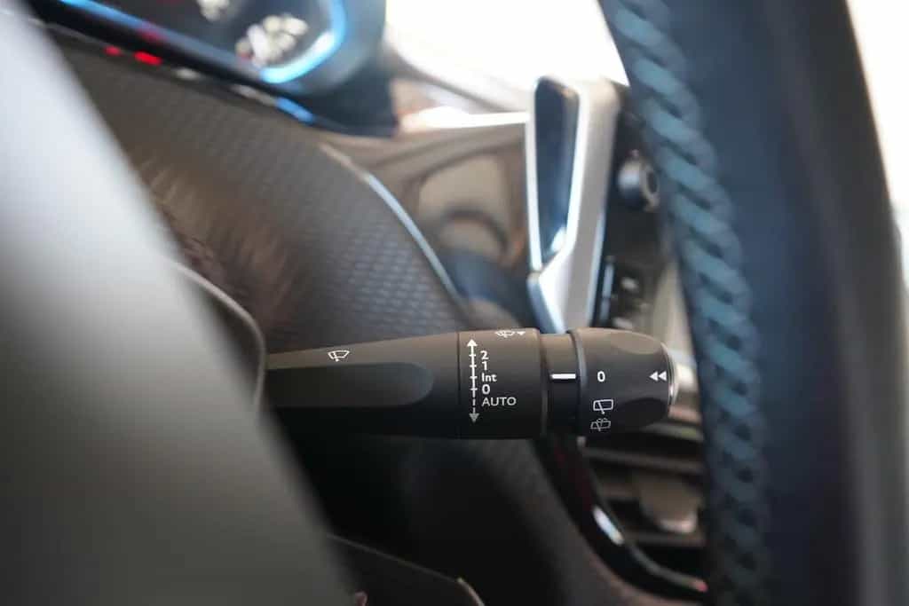 Peugeot 2008 1.2 PureTech Allure Navi Panorama Alcantara 02/2019-photo-22