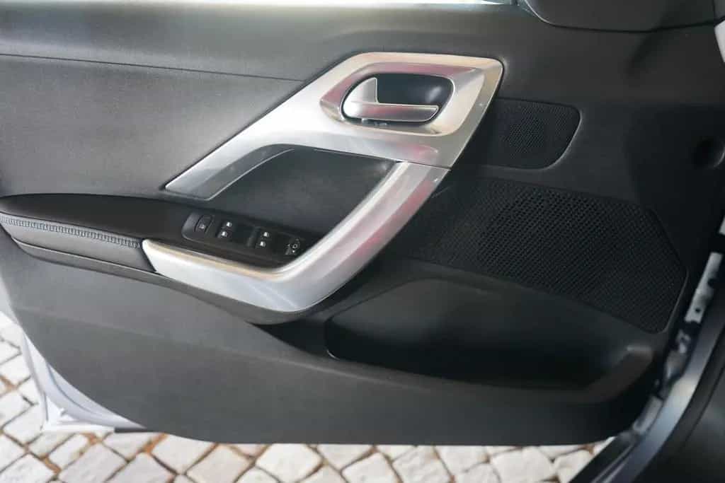 Peugeot 2008 1.2 PureTech Allure Navi Panorama Alcantara 02/2019-photo-28