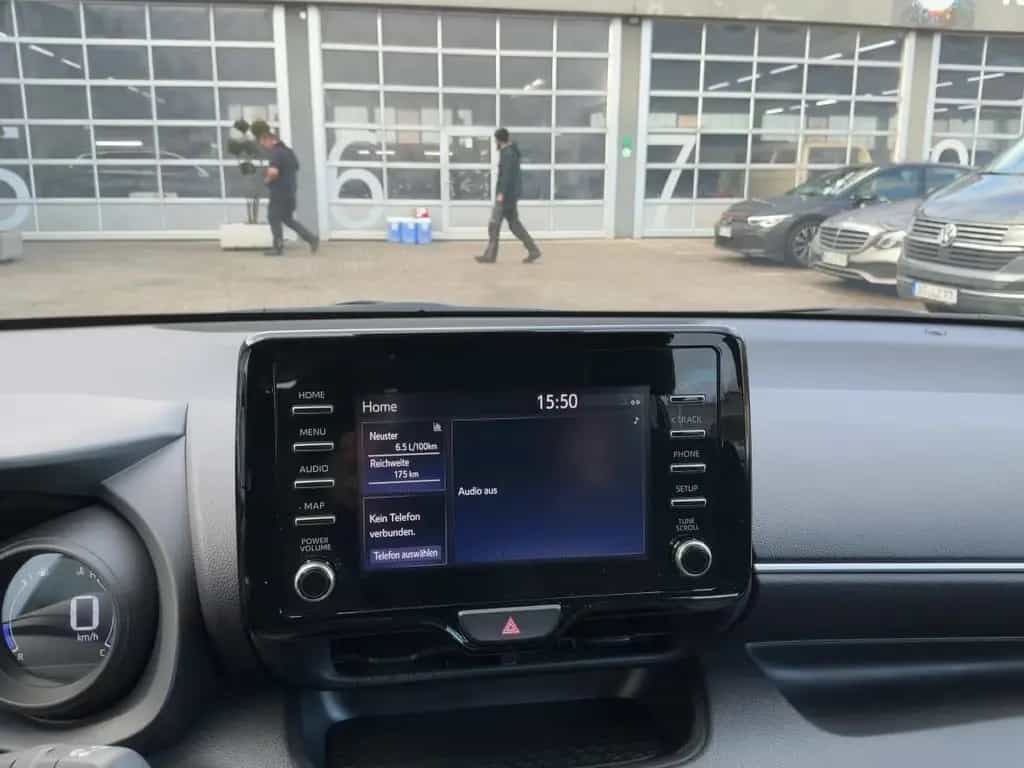 Toyota Yaris 1.5 VVT-i TEAM D LED+RFK+GRA+SHZ+LM 06/2021-photo-10