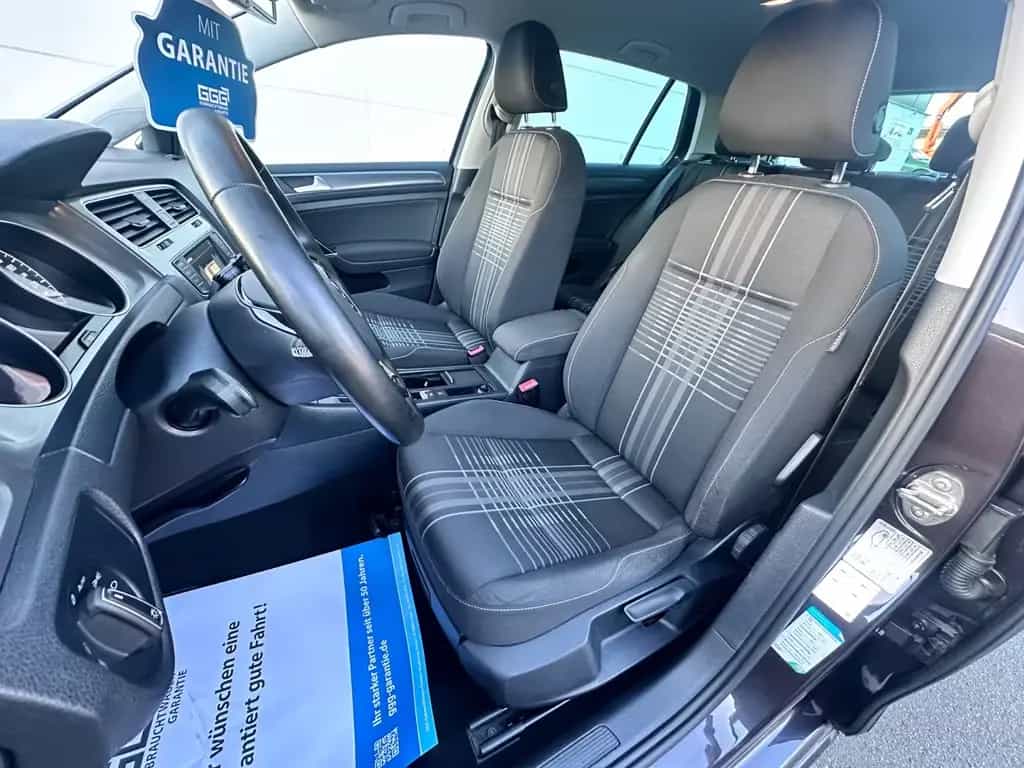 Volkswagen Golf VII 110PS Lounge SitzHz Navi PDC CarPlay 10/2015-photo-10