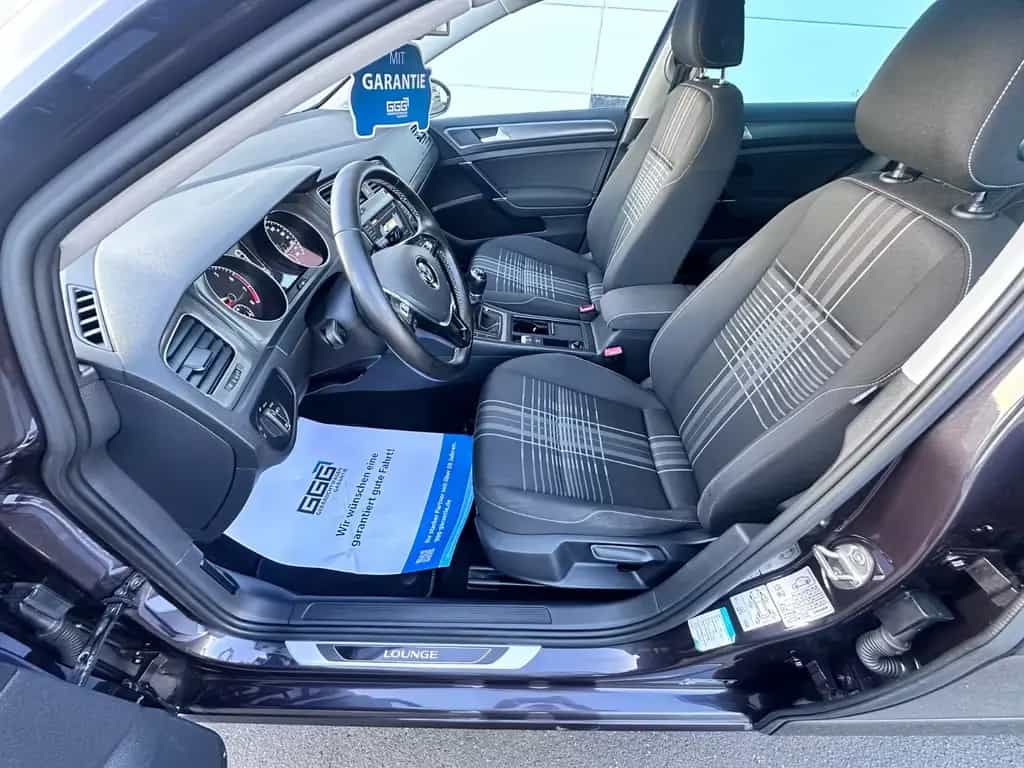Volkswagen Golf VII 110PS Lounge SitzHz Navi PDC CarPlay 10/2015-photo-11