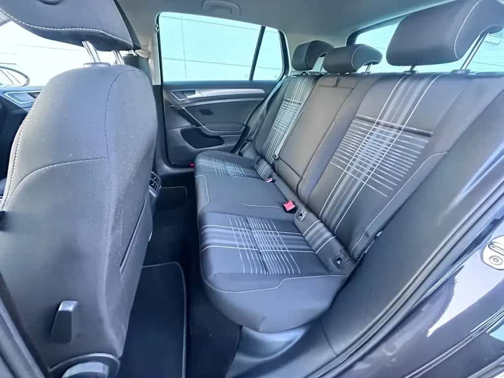 Volkswagen Golf VII 110PS Lounge SitzHz Navi PDC CarPlay 10/2015-photo-15