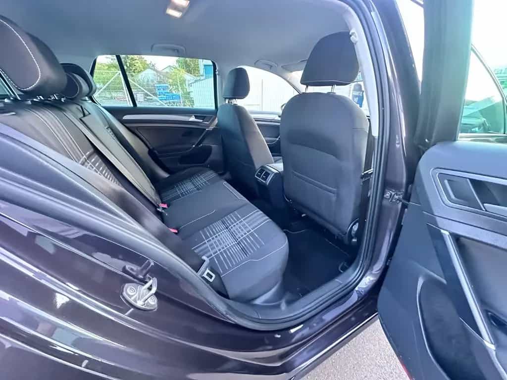 Volkswagen Golf VII 110PS Lounge SitzHz Navi PDC CarPlay 10/2015-photo-18