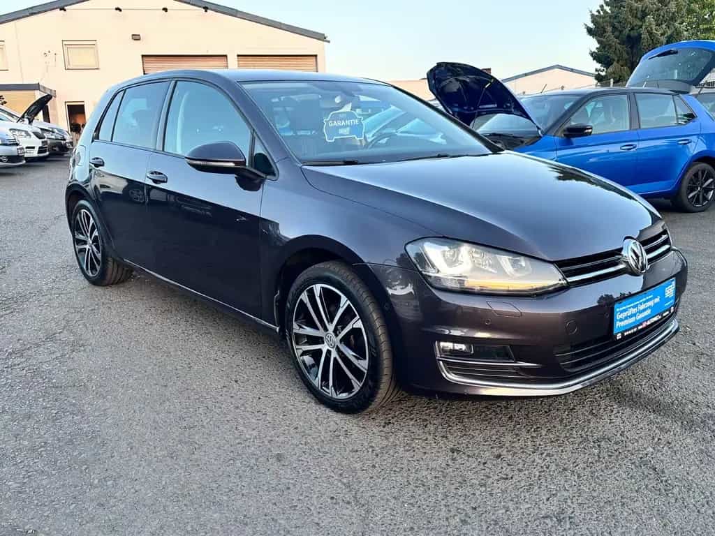 Volkswagen Golf VII 110PS Lounge SitzHz Navi PDC CarPlay 10/2015-photo-3