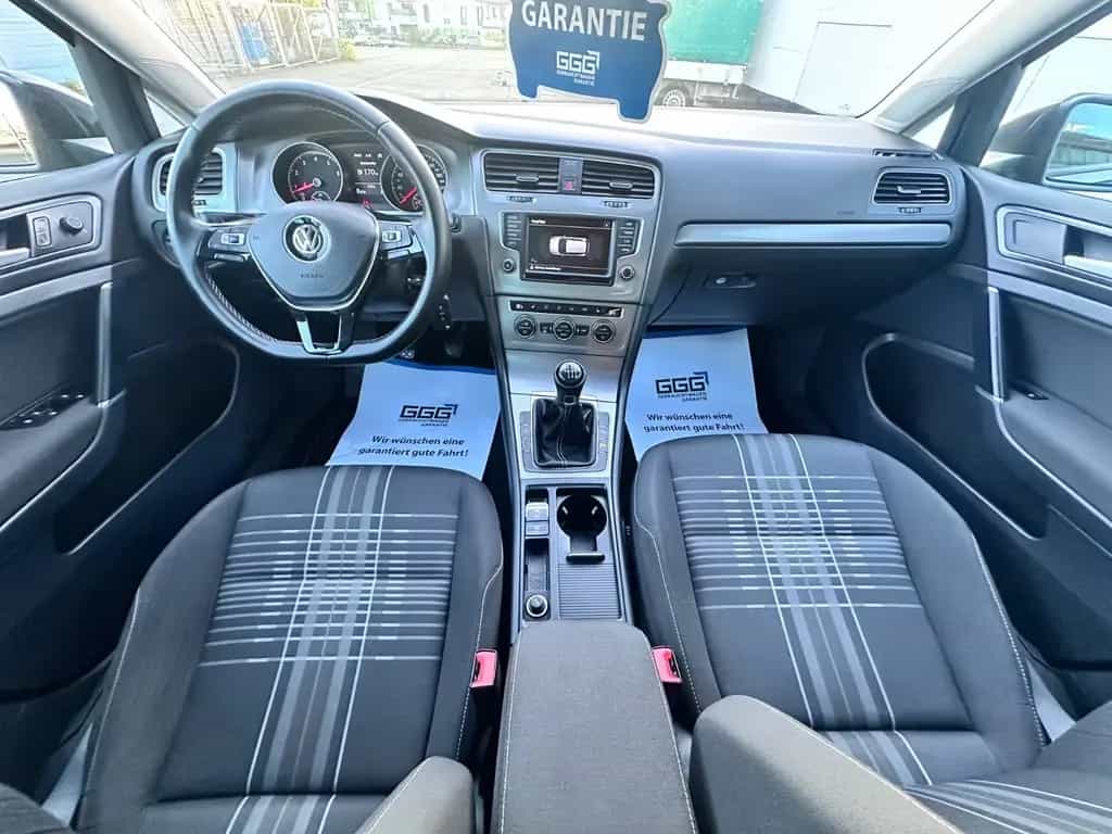Volkswagen Golf VII 110PS Lounge SitzHz Navi PDC CarPlay 10/2015-photo-9