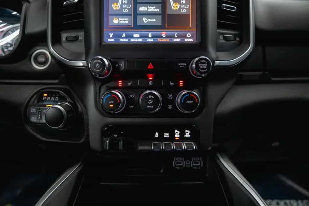Dodge RAM 5.7 V8 HEMI 4x4 LIMITED NightOffroad LONGBED 08/2021-photo-27
