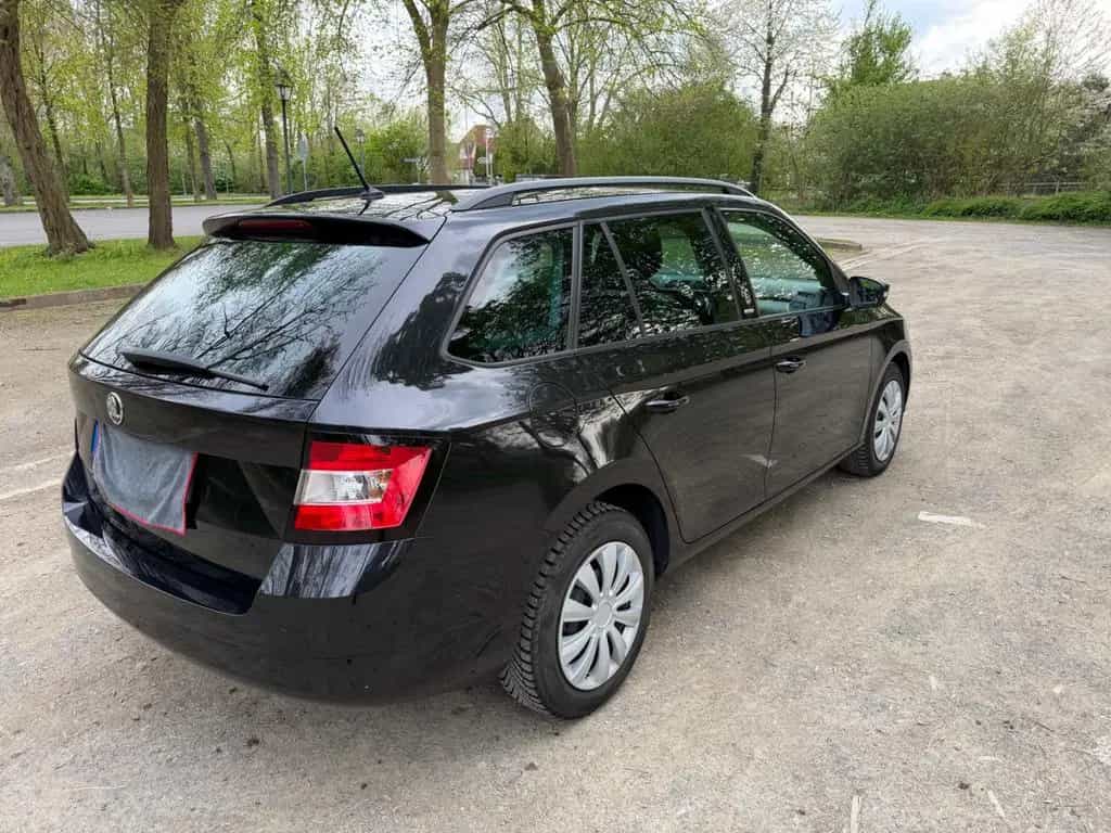Skoda Fabia 1.2l TSI DSG 81kW Joy Combi Joy 10/2016-photo-3