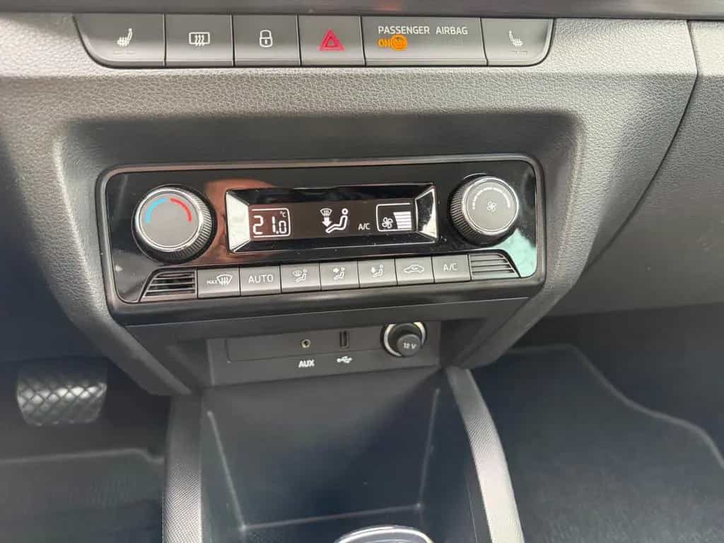 Skoda Fabia 1.2l TSI DSG 81kW Joy Combi Joy 10/2016-photo-5