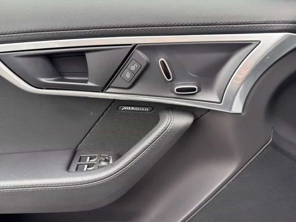Jaguar F-Type Navi LED Sportsitze Tempomat R-Cam PDCv+h 07/2017-photo-21