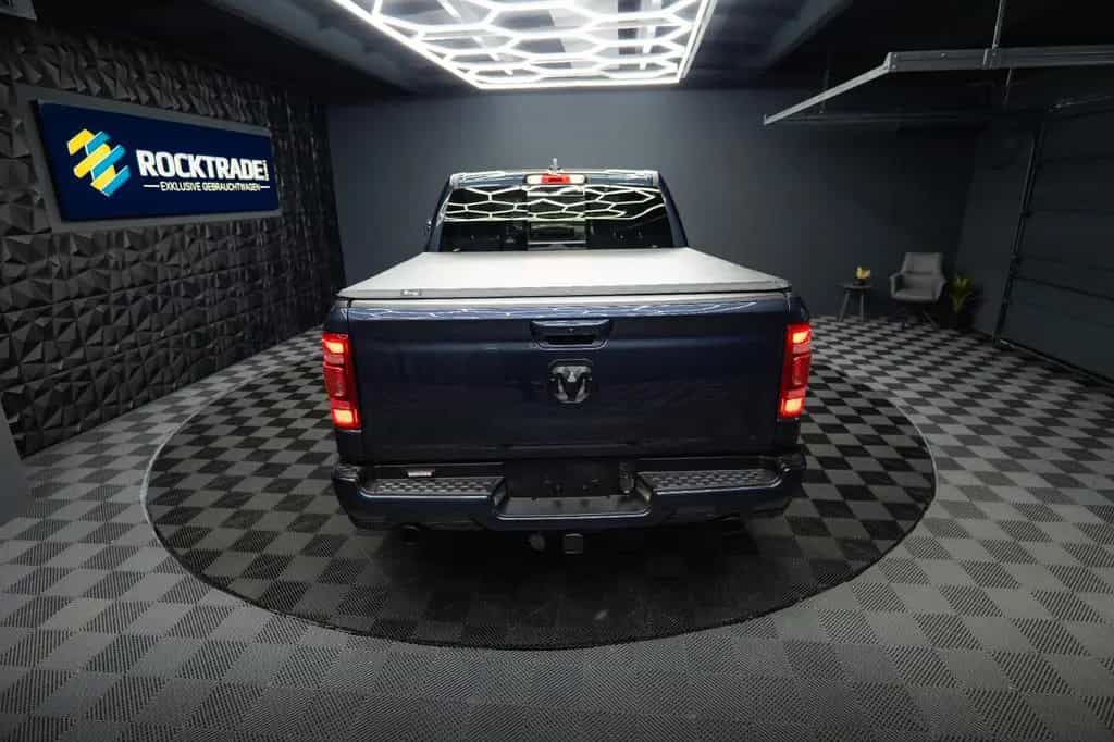 Dodge RAM 5.7 V8 HEMI 4x4 NIGHT-Paket LARAMIE 22 Zoll 10/2021-photo-14