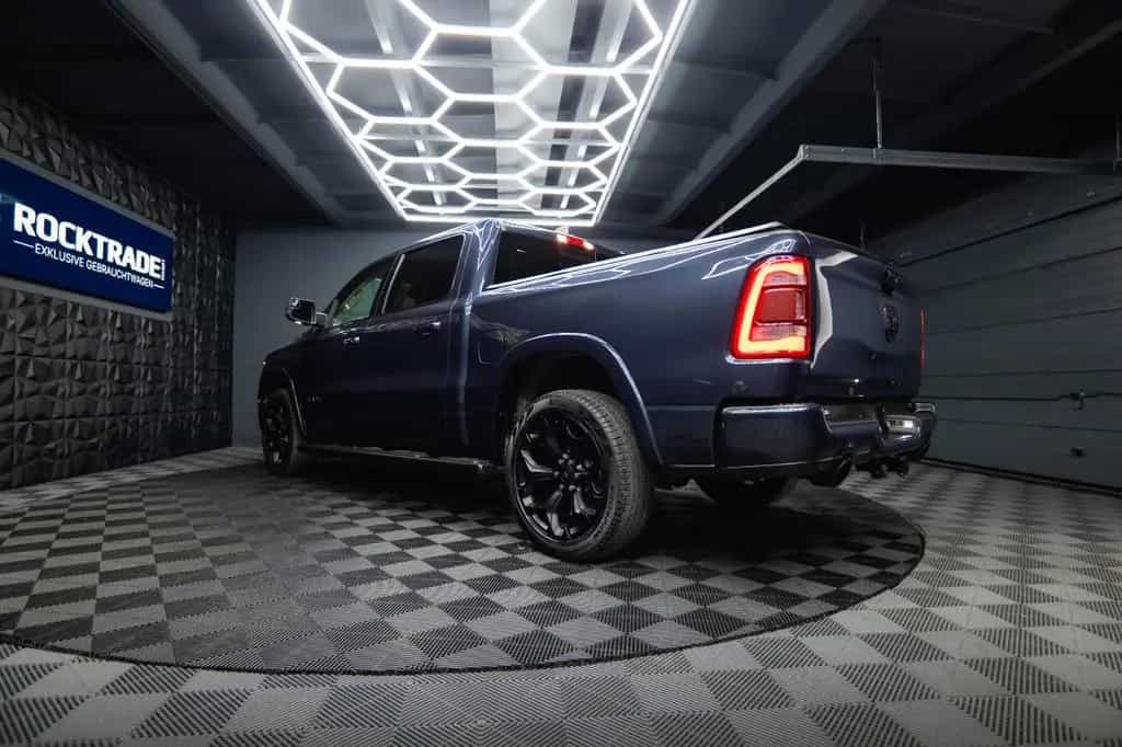 Dodge RAM 5.7 V8 HEMI 4x4 NIGHT-Paket LARAMIE 22 Zoll 10/2021-photo-18