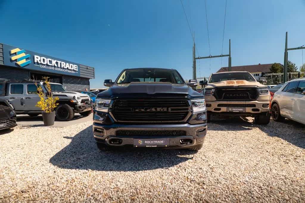 Dodge RAM 5.7 V8 HEMI 4x4 NIGHT-Paket LARAMIE 22 Zoll 10/2021-photo-21