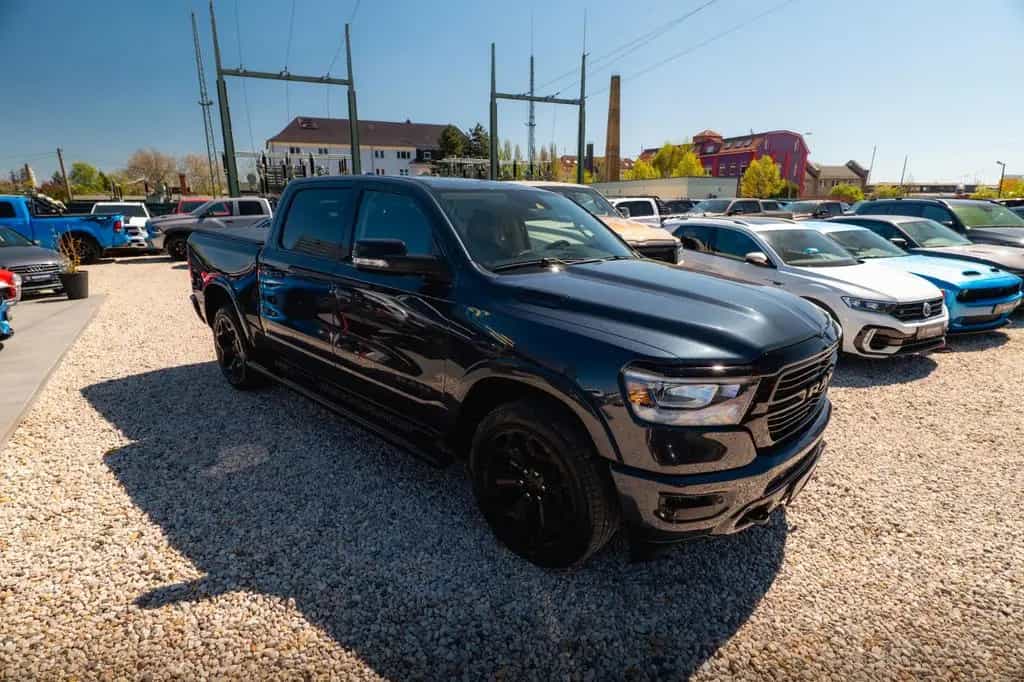 Dodge RAM 5.7 V8 HEMI 4x4 NIGHT-Paket LARAMIE 22 Zoll 10/2021-photo-22
