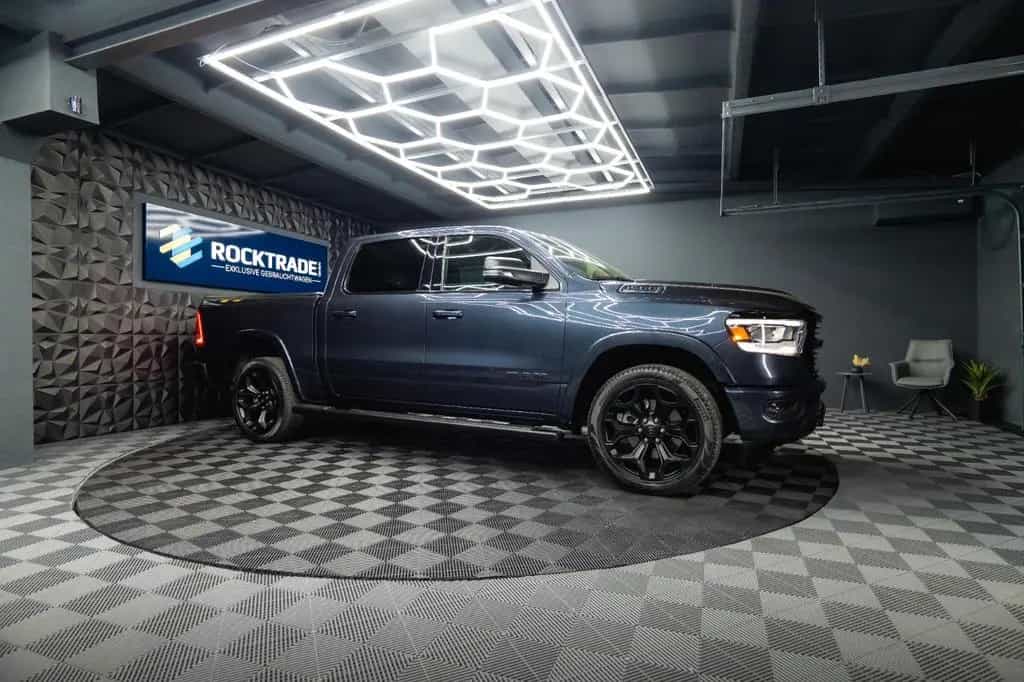 Dodge RAM 5.7 V8 HEMI 4x4 NIGHT-Paket LARAMIE 22 Zoll 10/2021-photo-7