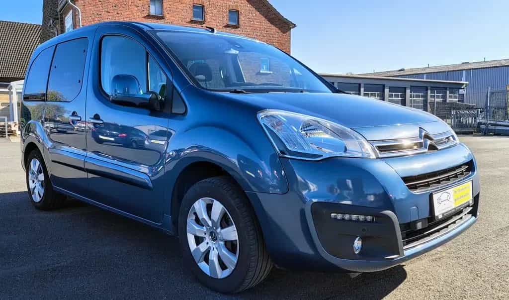 Citroën Berlingo Kombi Selection SHZ LED Zahnr. PDC Garantie 10/2016-photo-0